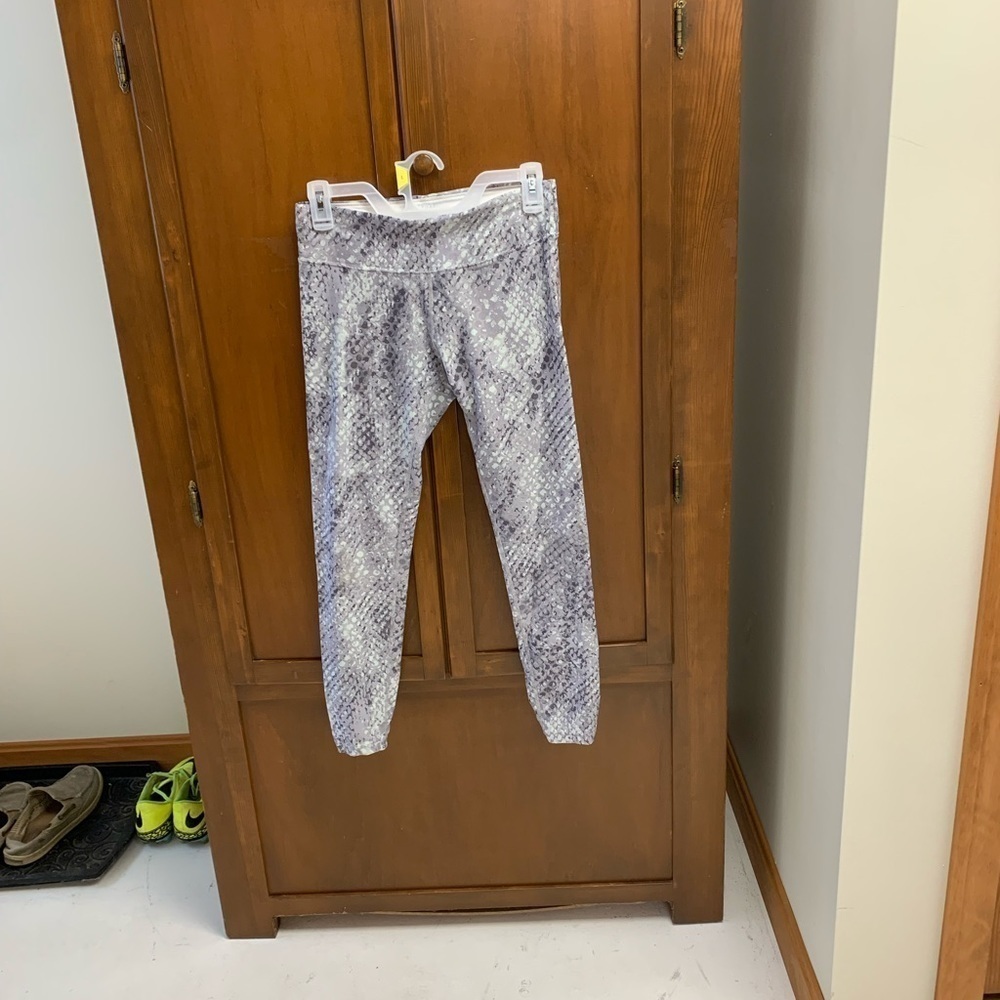 Calvin Klein Performance leggings mid rise ruched ankle & butt small